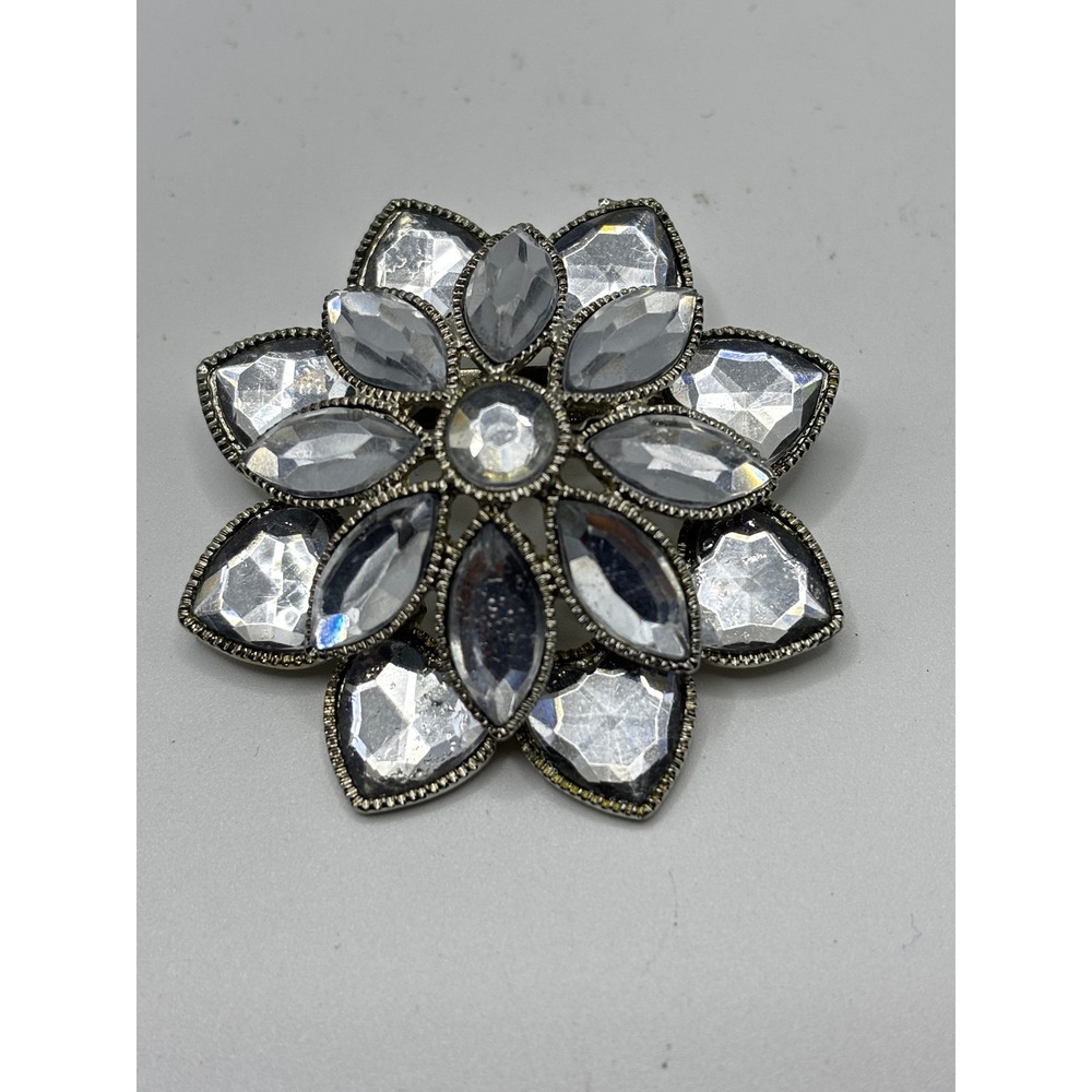 Unbranded Flower Brooch Women OS Silver Clear Rhinestone Layered Sunburst‎ Pin